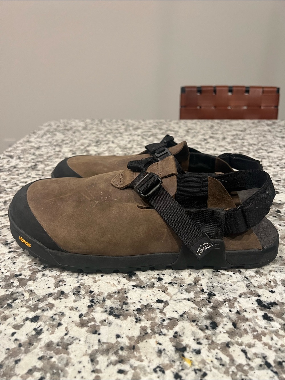 Men's Bedrock Brown Leather Mountain Clogs Size 12 but actually for Size 11 - Picture 2 of 8